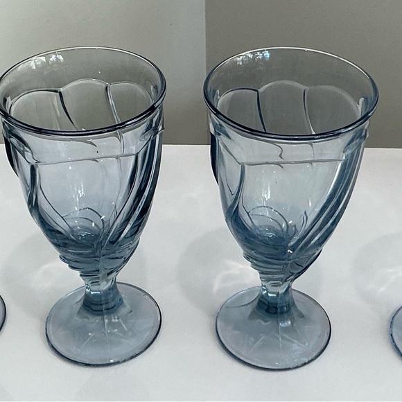 Set of 4 Vintage Noritake Swirl Ice Blue Thick Stemmed Wine or Drinking Glasses - Picture 2 of 11